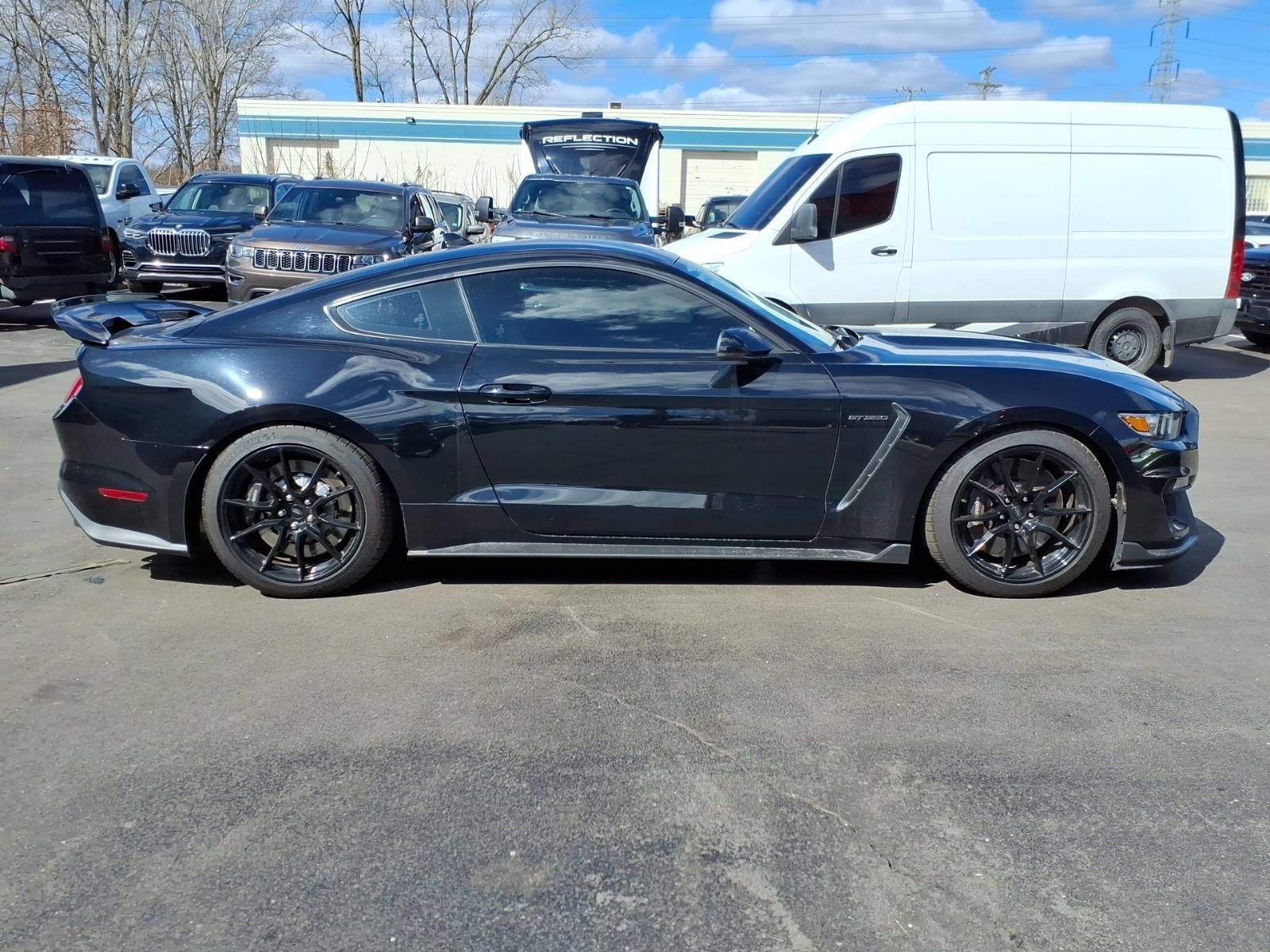 Used 2020 Ford Mustang Shelby GT350 w/ Technology Package RWD image 6