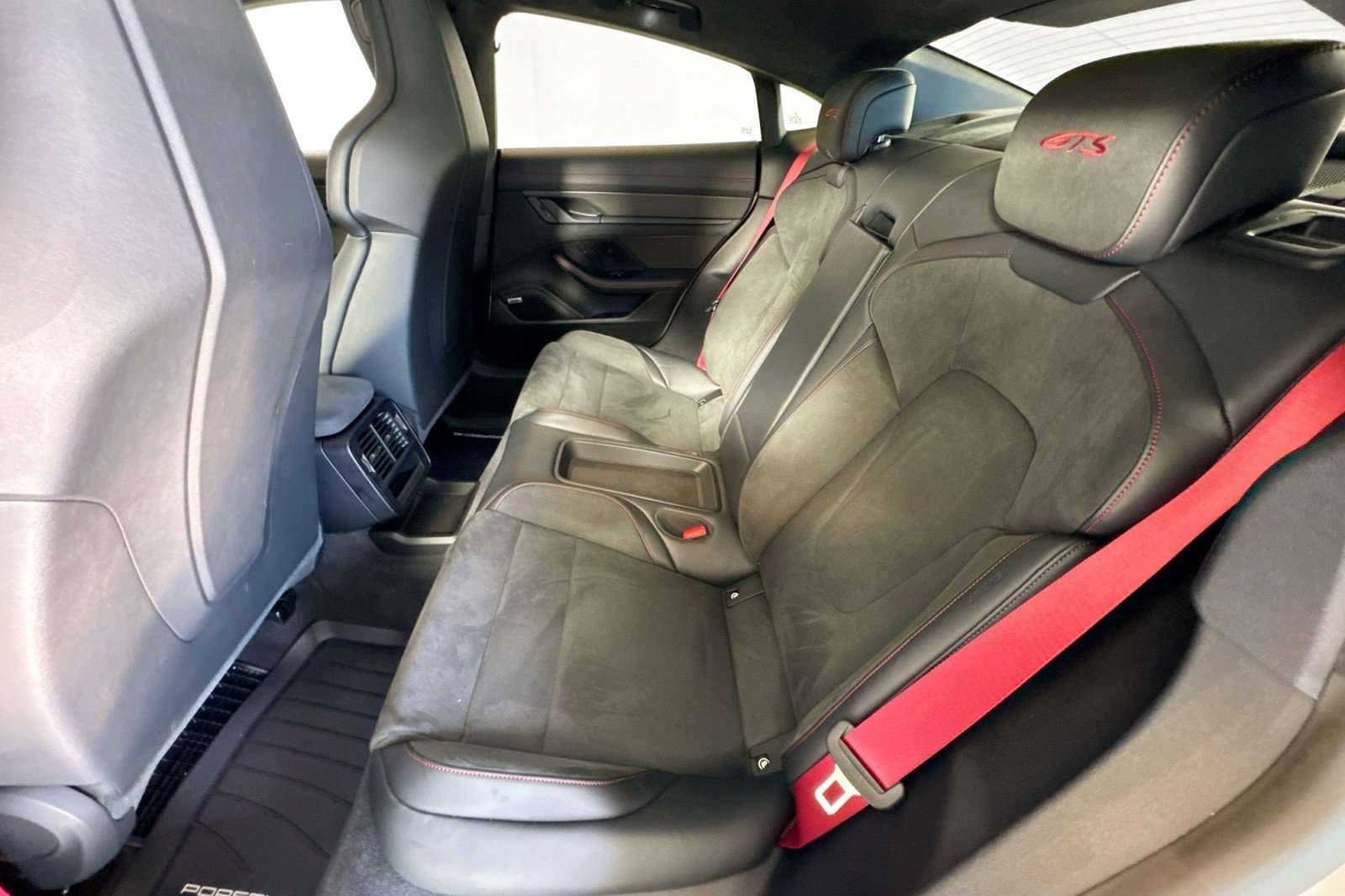 Used 2023 Porsche Taycan GTS image 24