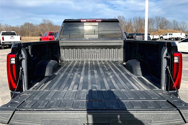 Used 2024 GMC Sierra 2500 SLT w/ SLT Convenience Package image 7