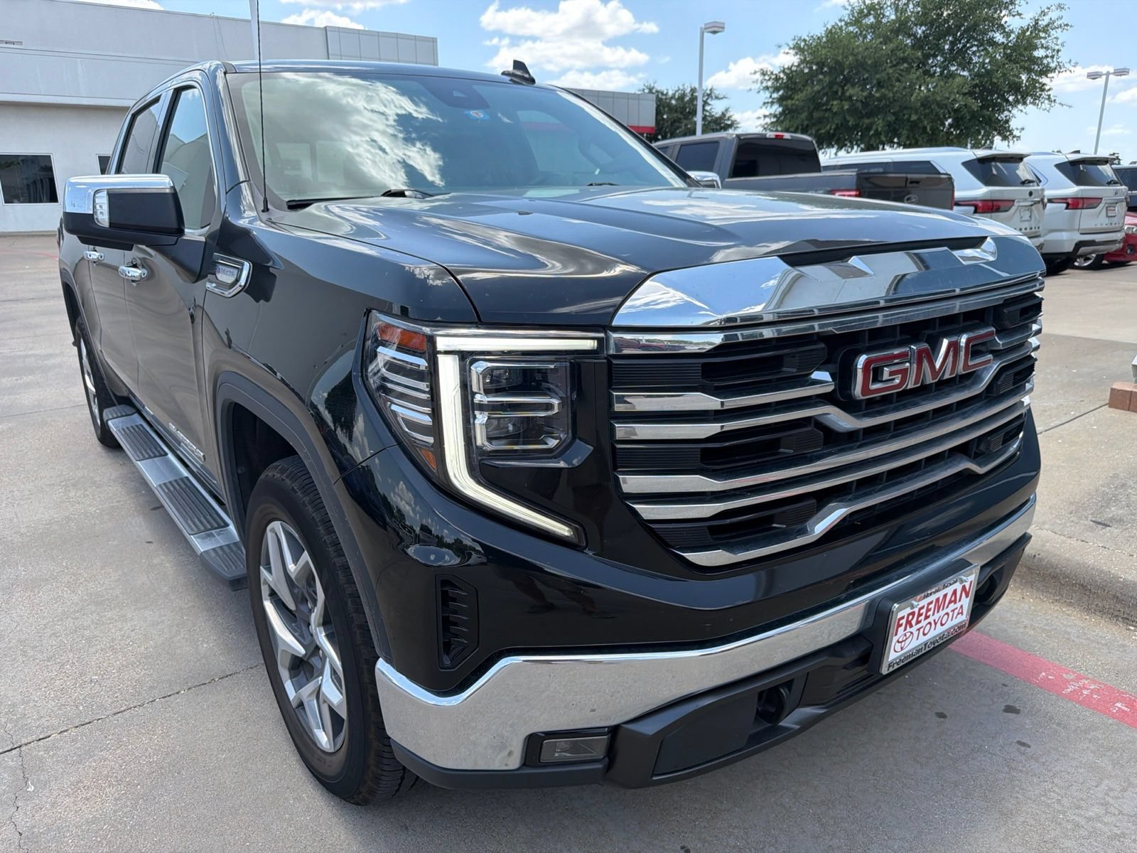 Used 2023 GMC Sierra 1500 SLT RWD image 4