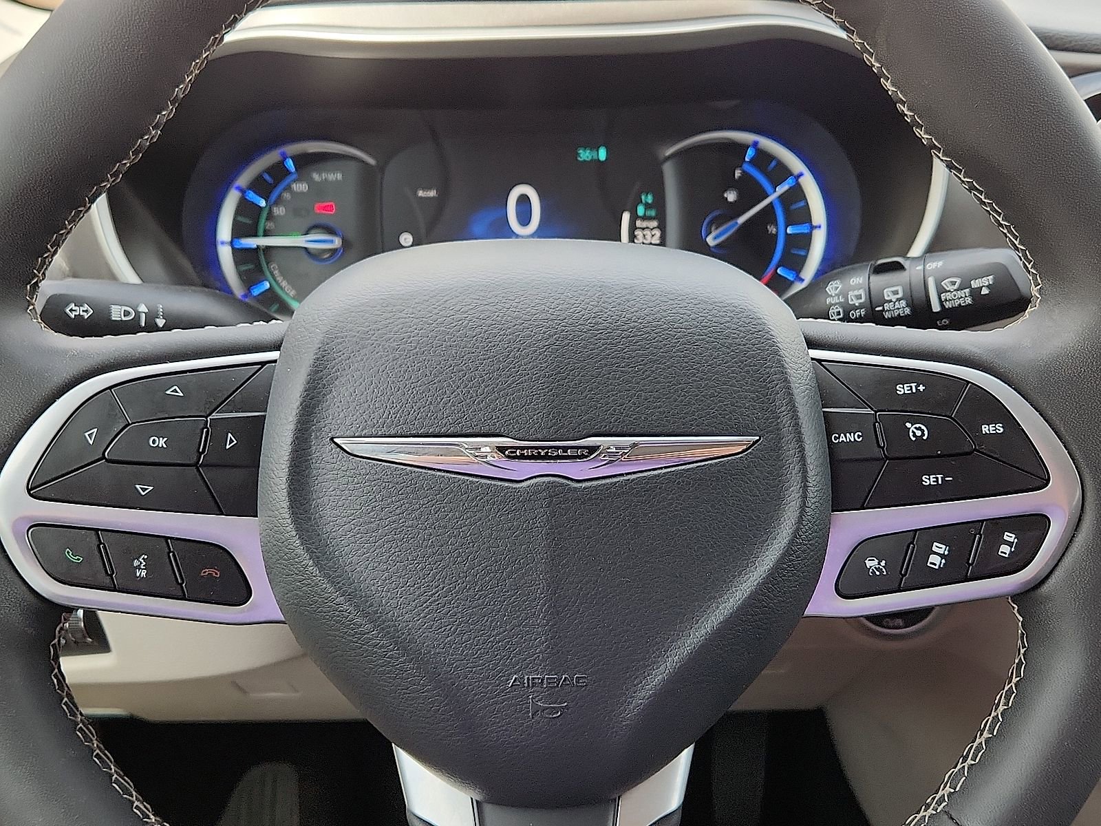 Used 2024 Chrysler Pacifica Select image 24