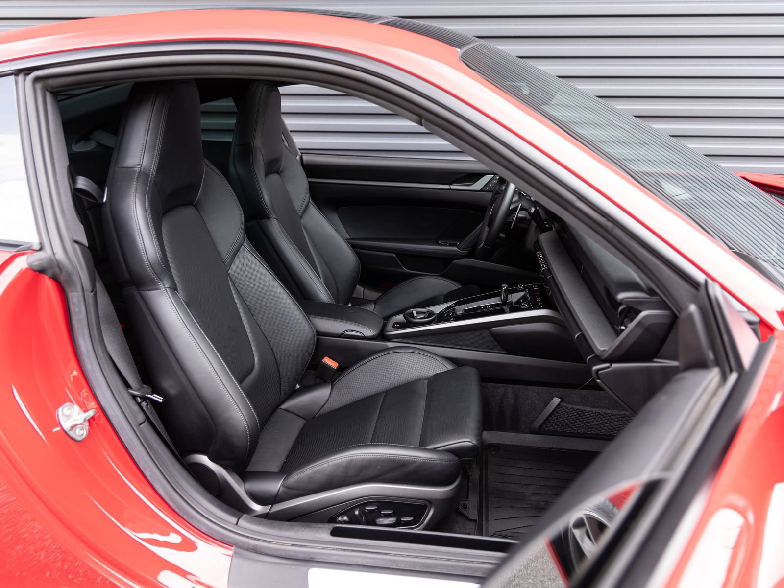 Used 2024 Porsche 911 Carrera S w/ Sport Package RWD image 31