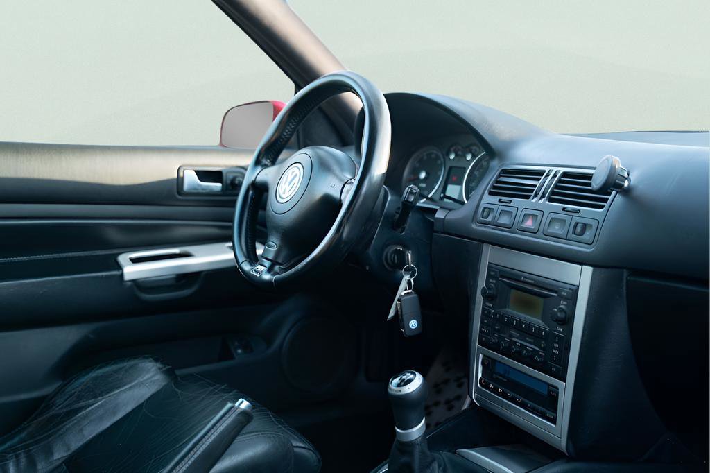 Used 2004 Volkswagen R32 image 36