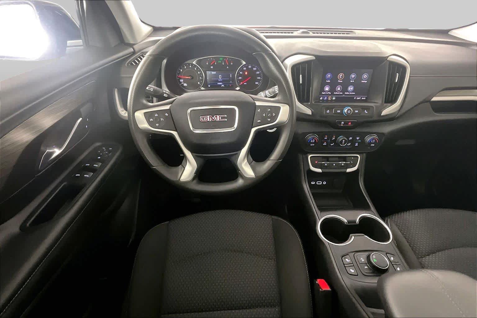 Used 2024 GMC Terrain SLE w/ Driver Convenience Package FWD image 6