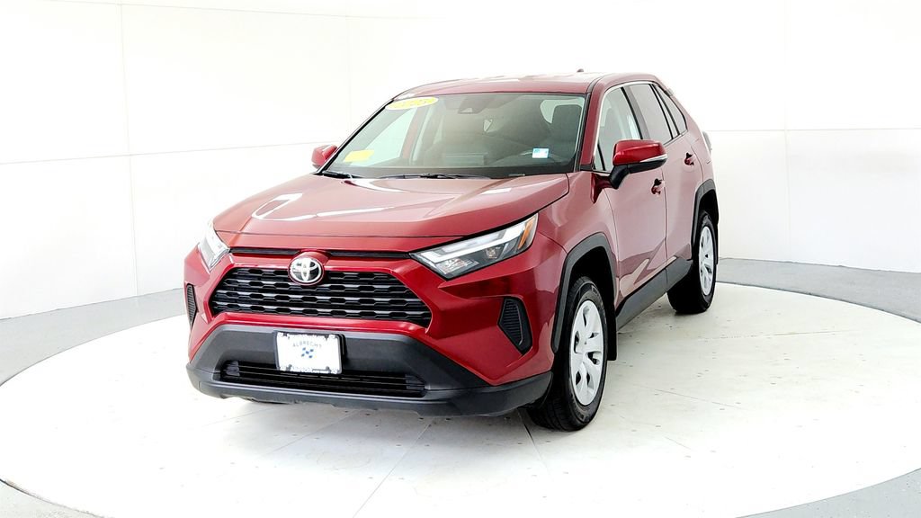 Used 2025 Toyota RAV4 LE AWD/4WD image 2