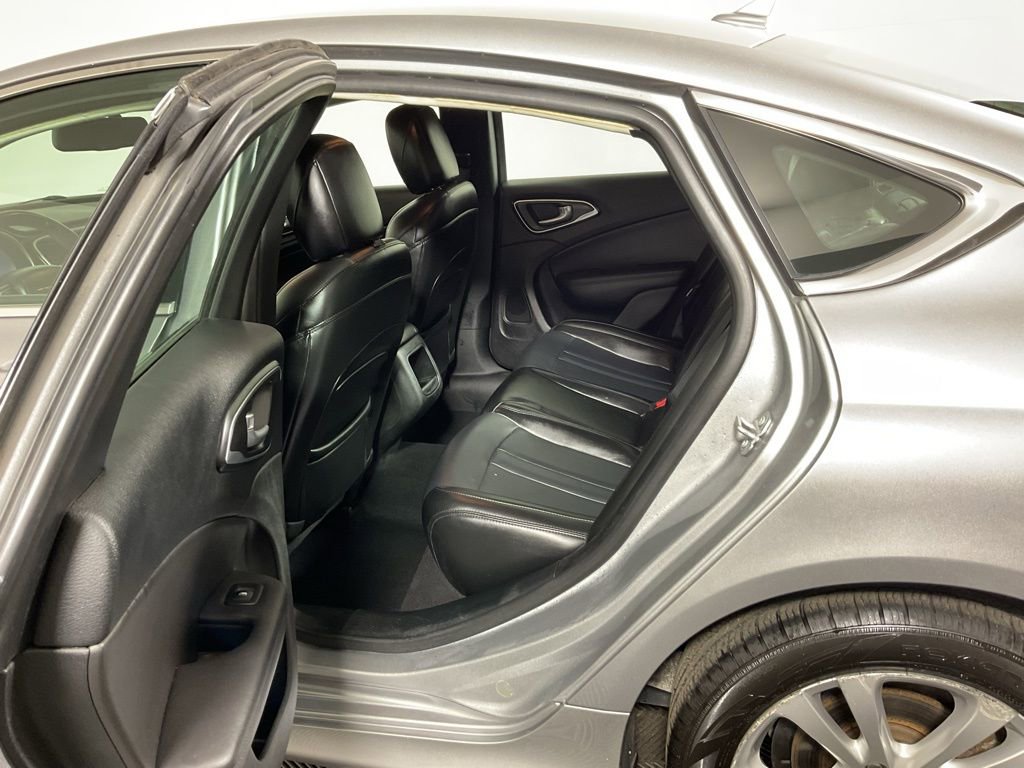 Used 2017 Chrysler 200 Limited Platinum FWD image 33