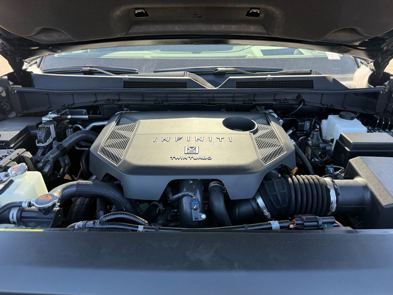 New 2026 INFINITI QX80 Luxe w/ Cargo Package AWD/4WD image 9