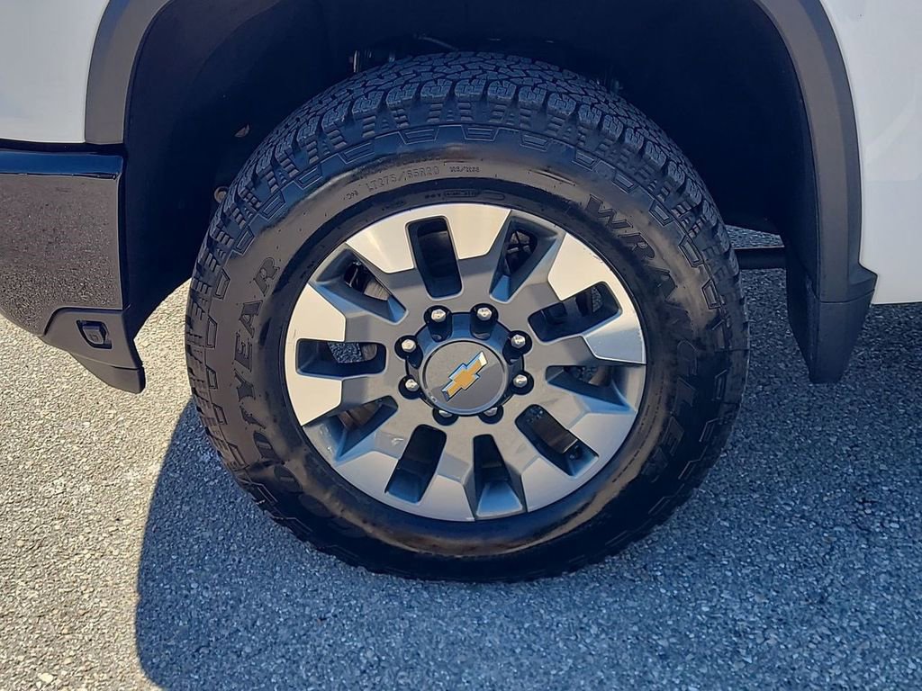 Used 2024 Chevrolet Silverado 2500 Custom w/ Custom Value Package image 17