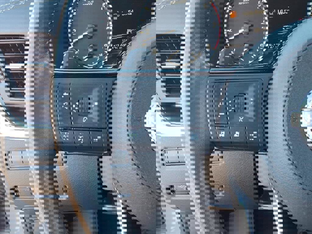 Used 2023 Nissan Rogue SV w/ SV Premium B Package image 19