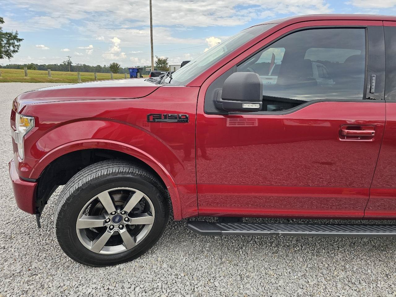 Used 2017 Ford F150 XLT w/ Equipment Group 302A Luxury AWD/4WD image 6