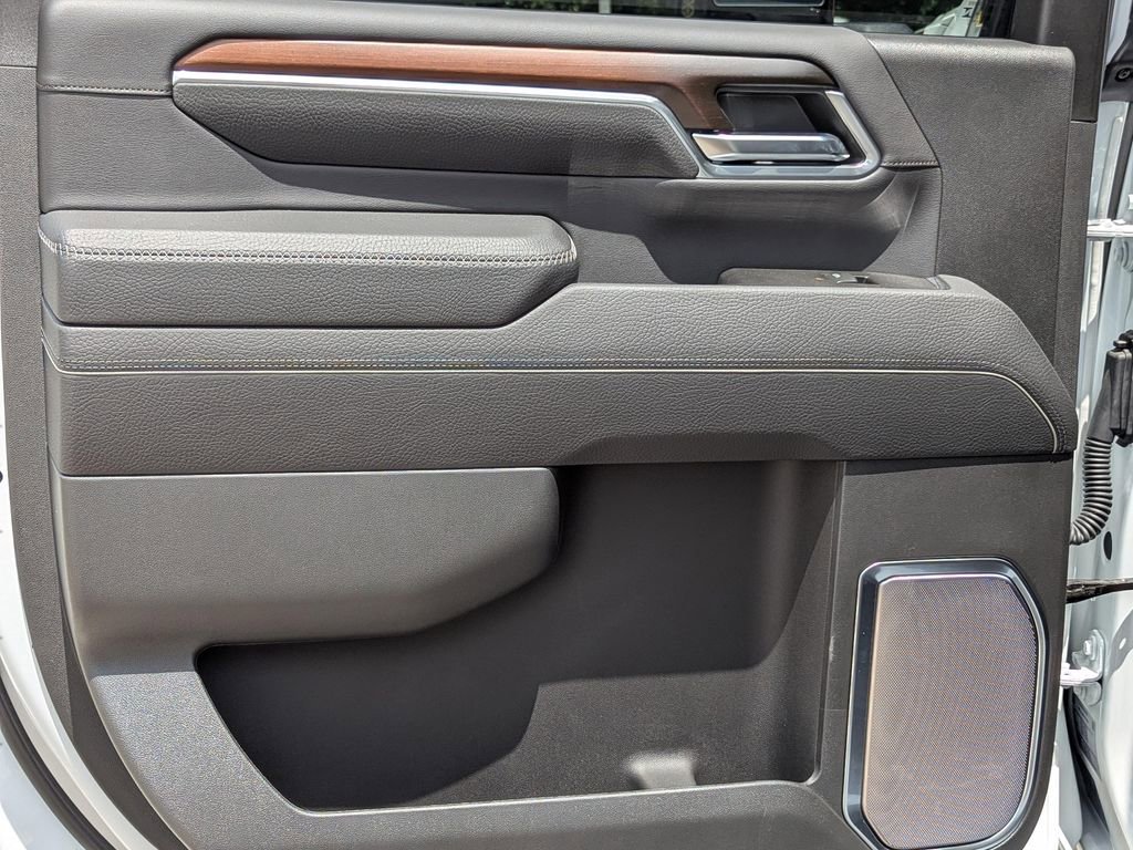 New 2025 GMC Sierra 2500 Denali w/ Denali Reserve Package image 19