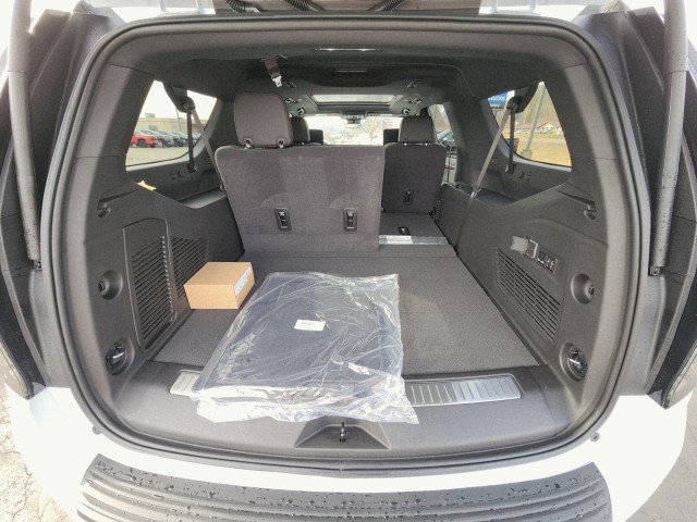 New 2026 Chevrolet Suburban High Country image 19