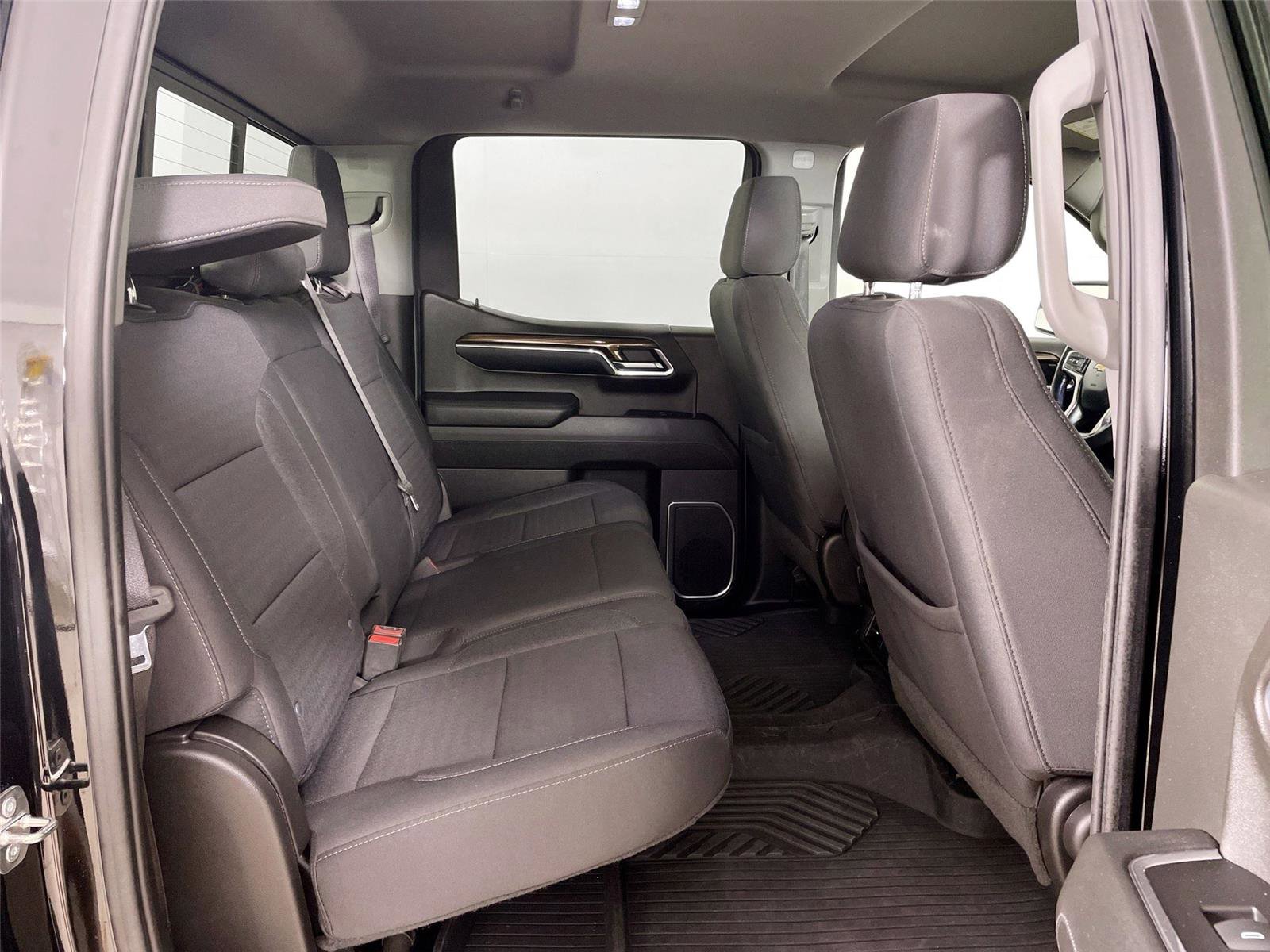 Used 2023 Chevrolet Silverado 1500 LT AWD/4WD image 25