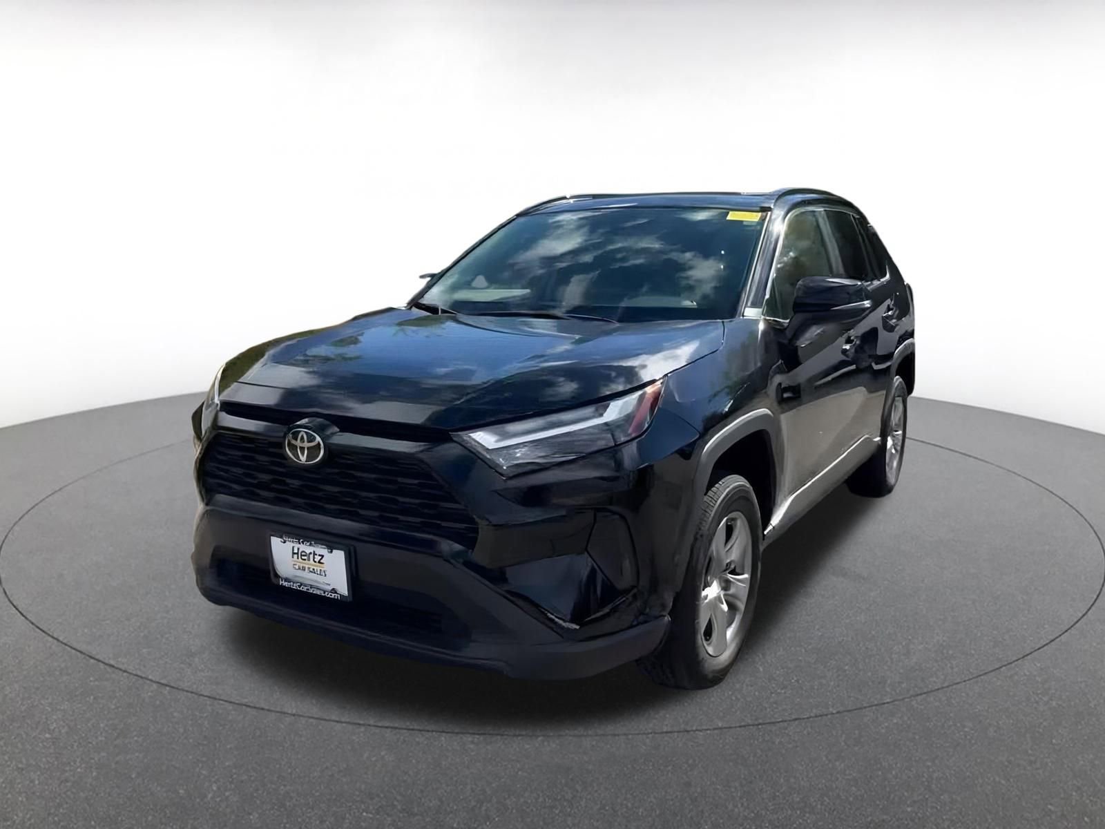 Used 2025 Toyota RAV4 XLE image 7