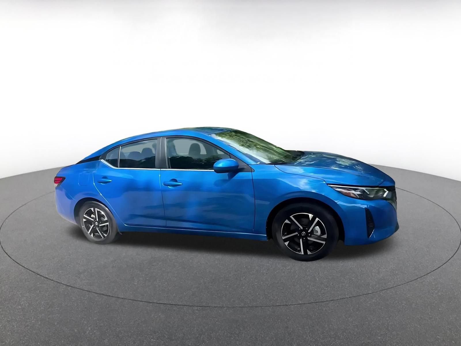 Used 2025 Nissan Sentra SV FWD video 2