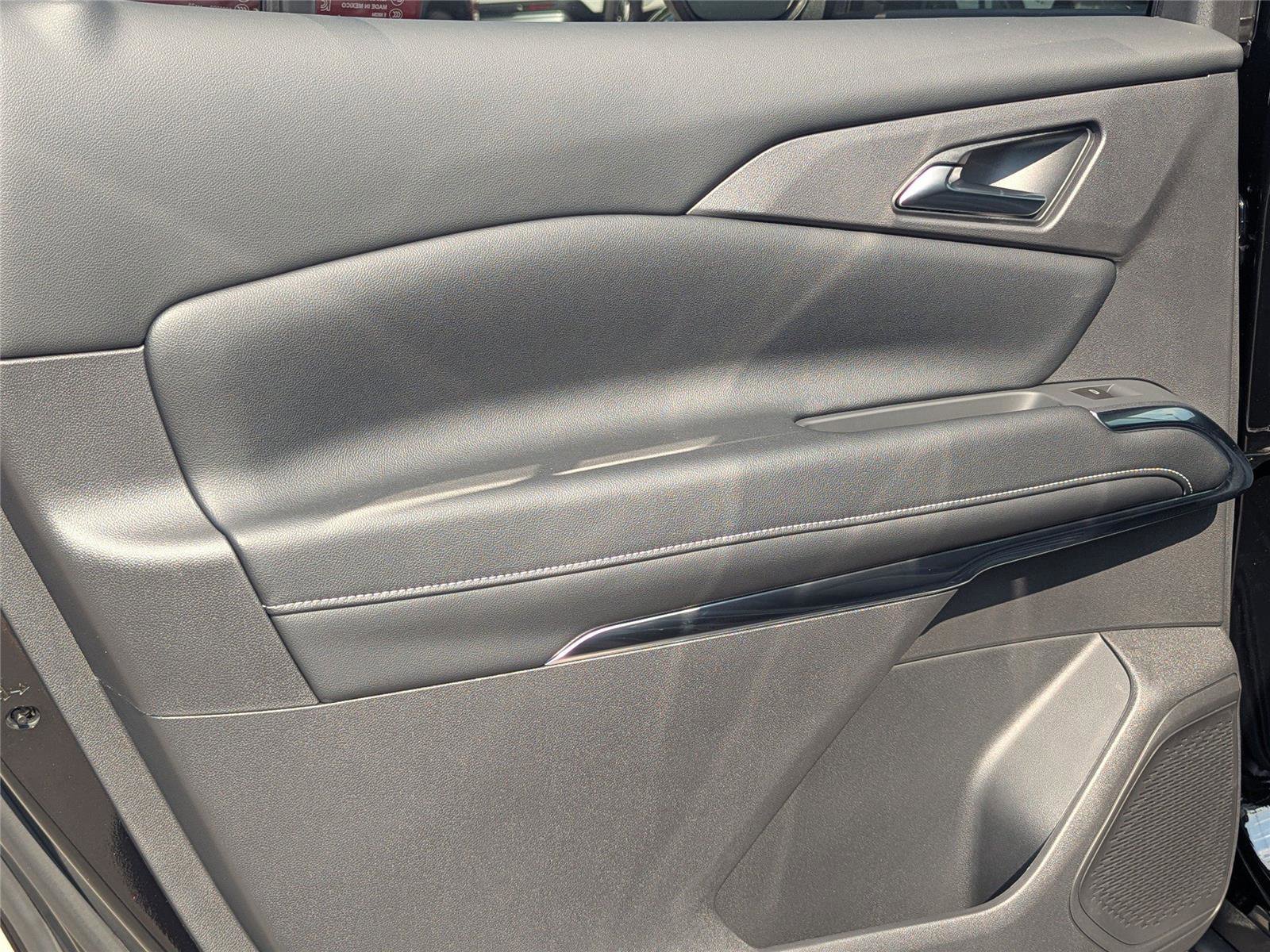 New 2025 Chevrolet Suburban Premier image 41