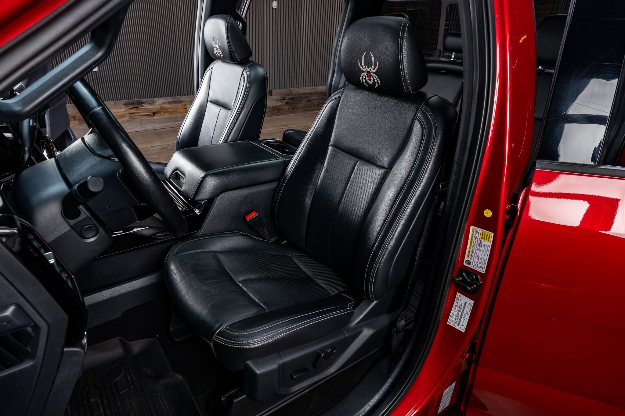 Used 2022 Ford F250 Lariat w/ Black Appearance Package image 29