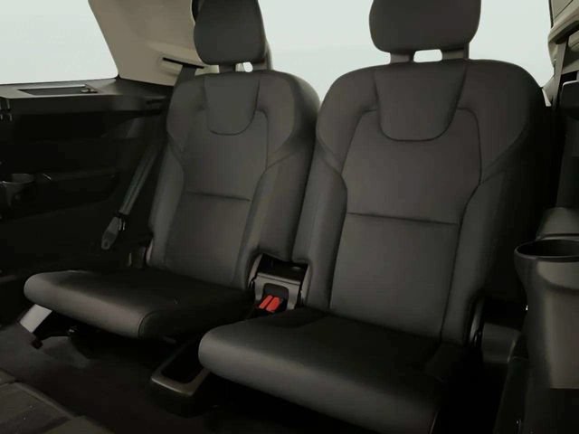 Used 2025 Volvo XC90 T8 Plus w/ Protection Package Premier AWD/4WD image 23