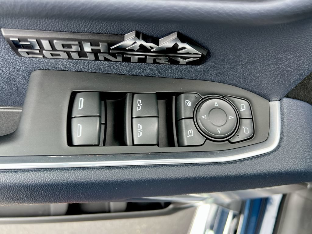 Used 2022 Chevrolet Silverado 1500 High Country w/ High Country Premium Package AWD/4WD image 20