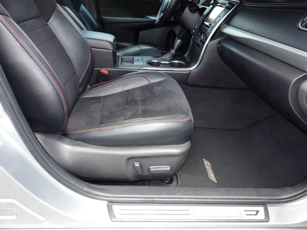 Used 2016 Toyota Camry XSE w/ Moonroof Package FWD image 22
