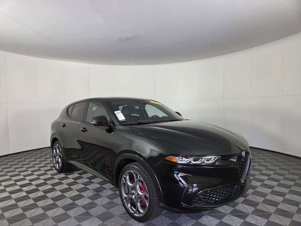 Used 2024 Alfa Romeo Tonale Veloce image 2
