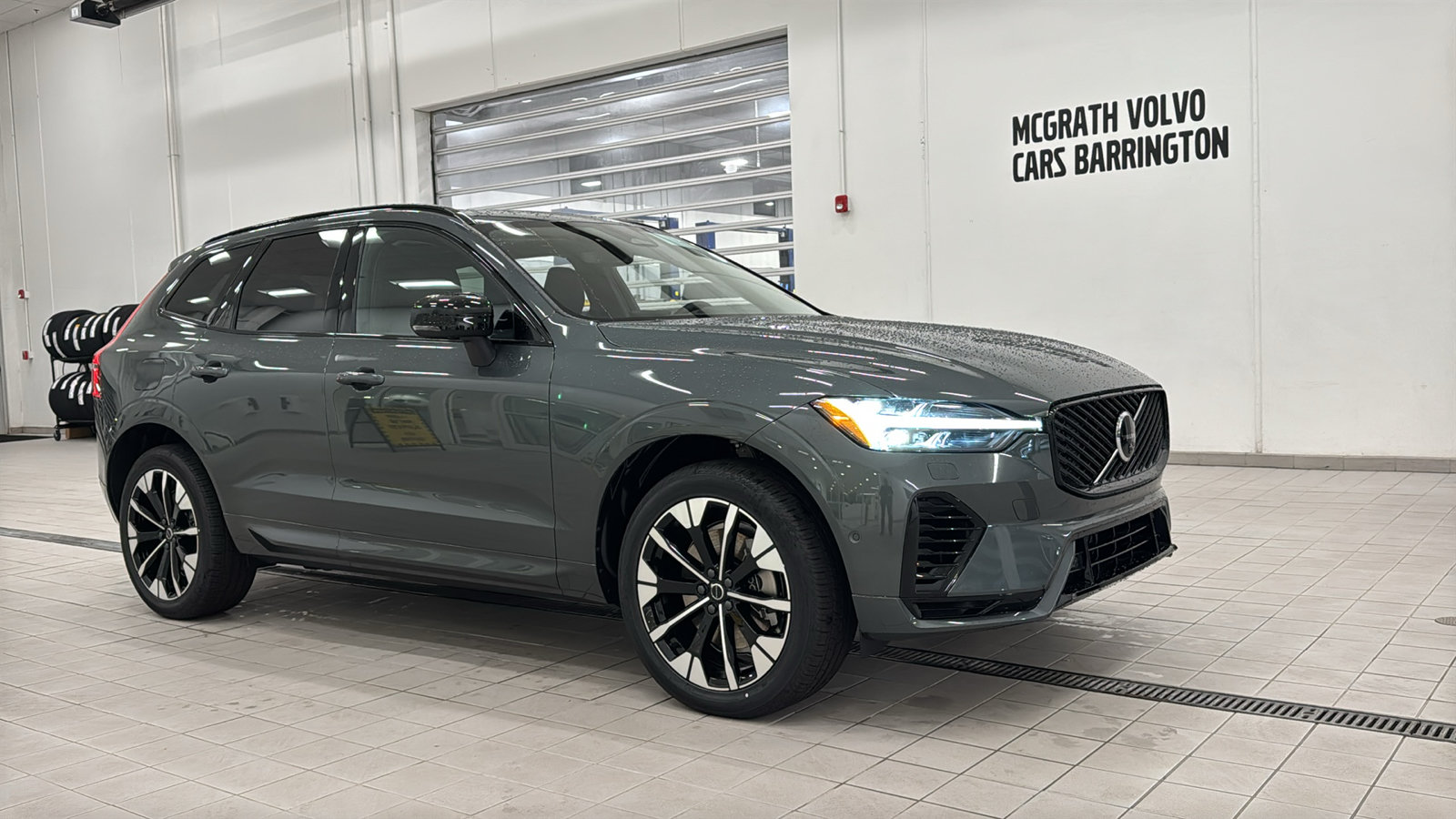 New 2027 Volvo XC60 T8 Plus AWD/4WD image 3