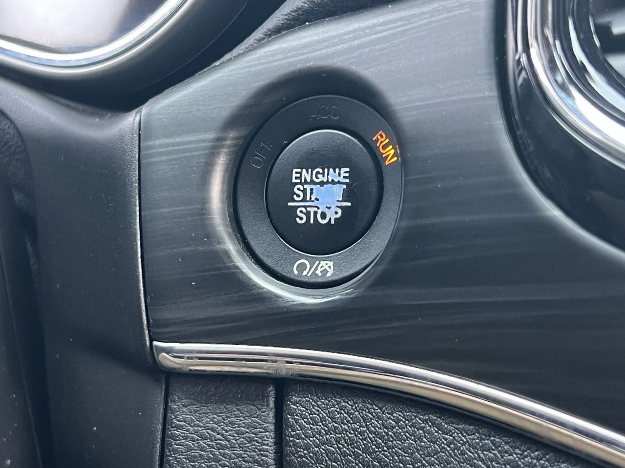 Used 2019 Jeep Grand Cherokee Limited RWD image 28