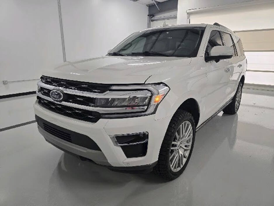 Used 2024 Ford Expedition Limited AWD/4WD image 5