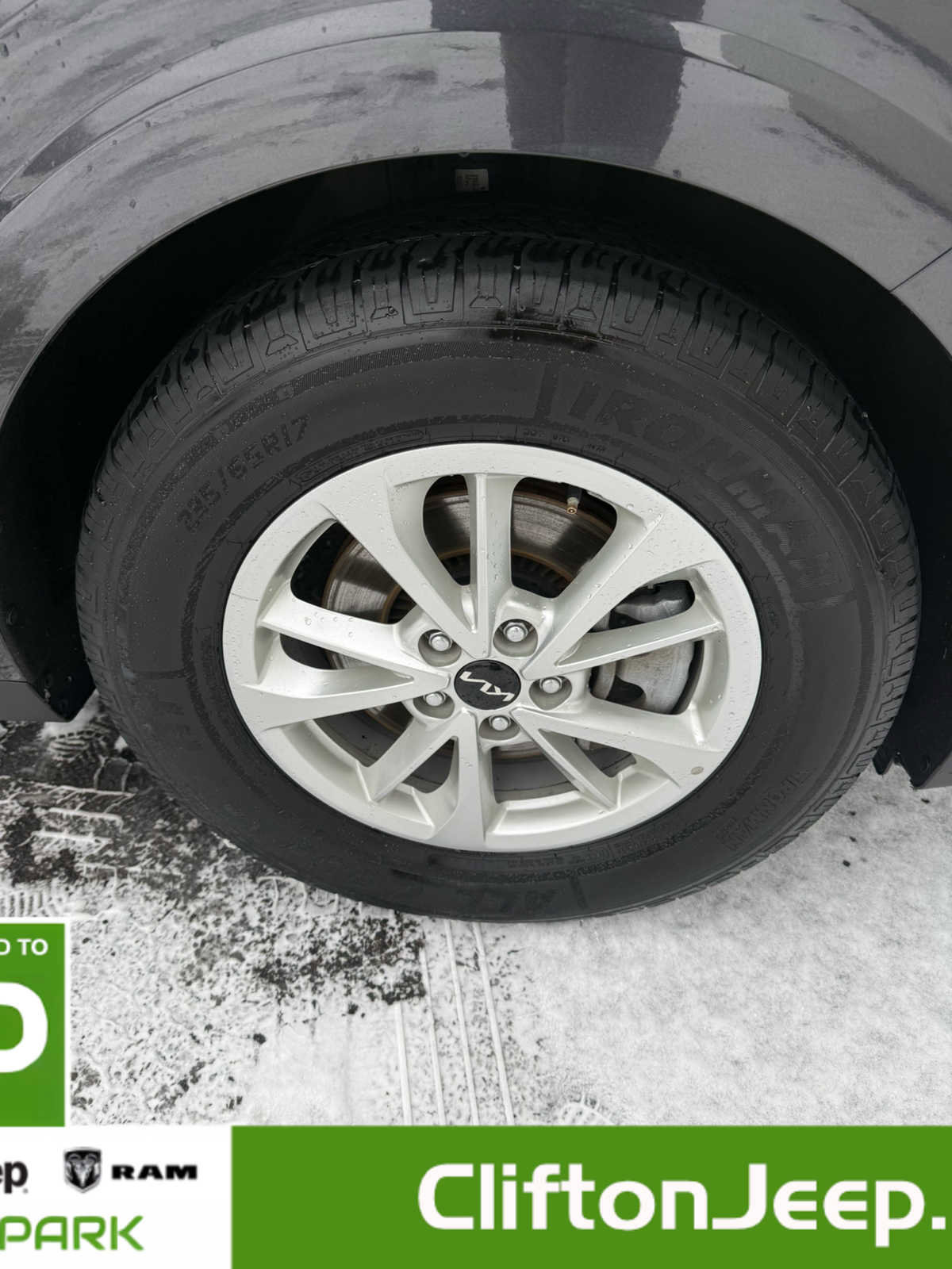 Used 2024 Kia Carnival LX image 29