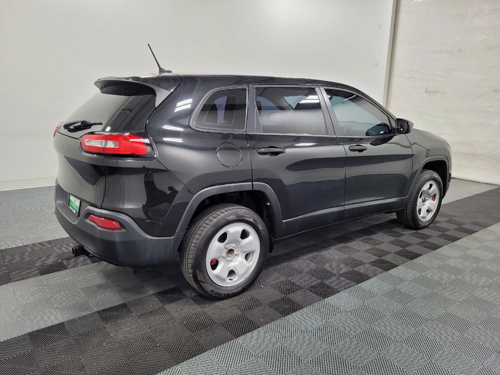 Used 2015 Jeep Cherokee Sport FWD image 10