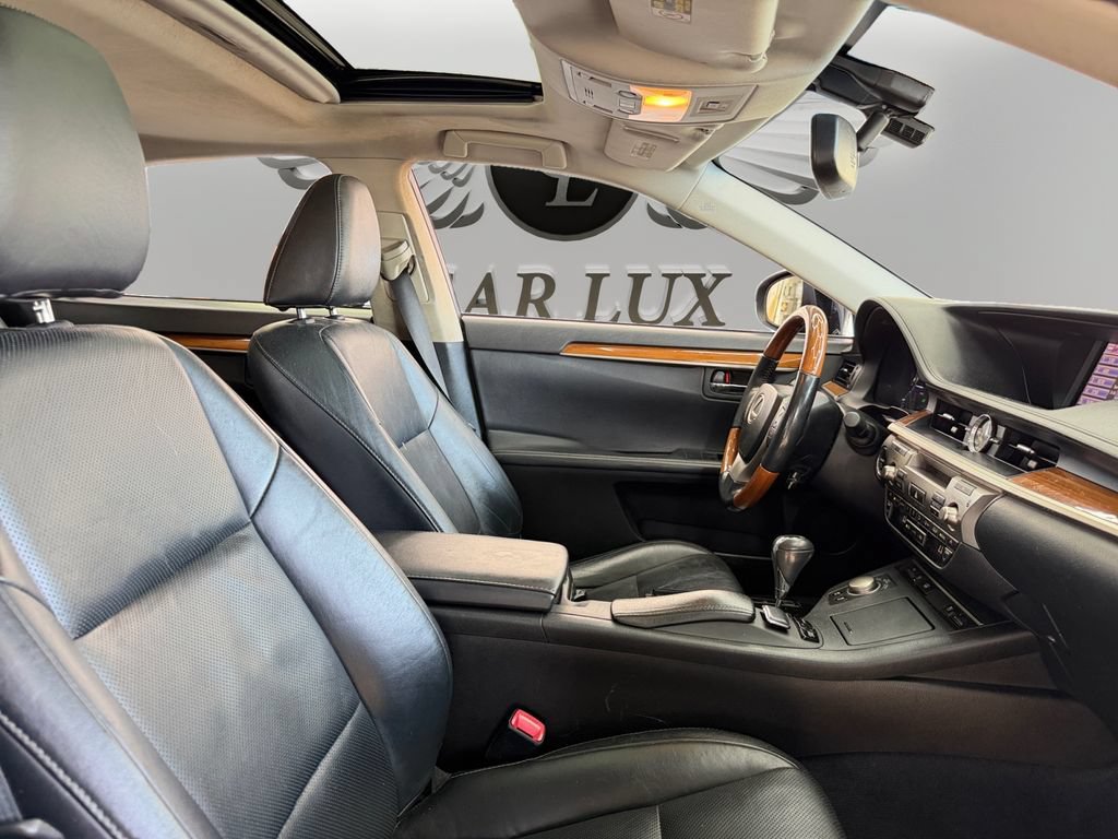 Used 2013 Lexus ES 300h w/ Luxury Pkg FWD image 14