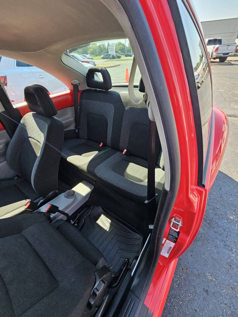 Used 1998 Volkswagen Beetle Coupe FWD image 14
