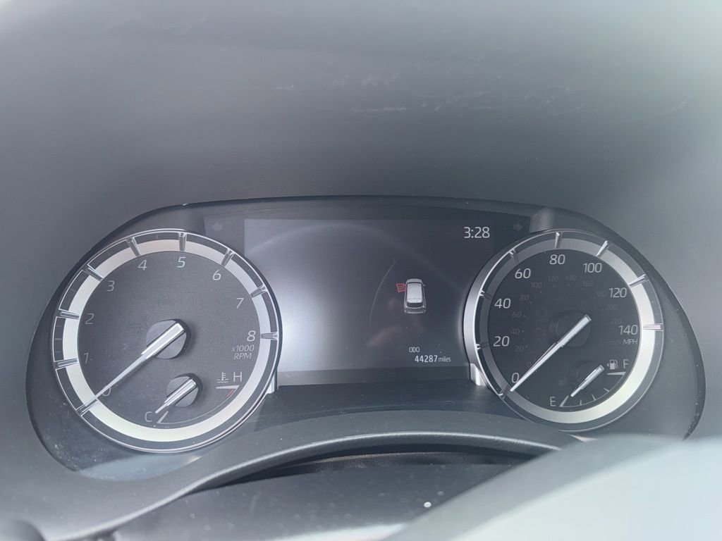 Used 2021 Toyota Highlander XLE image 8