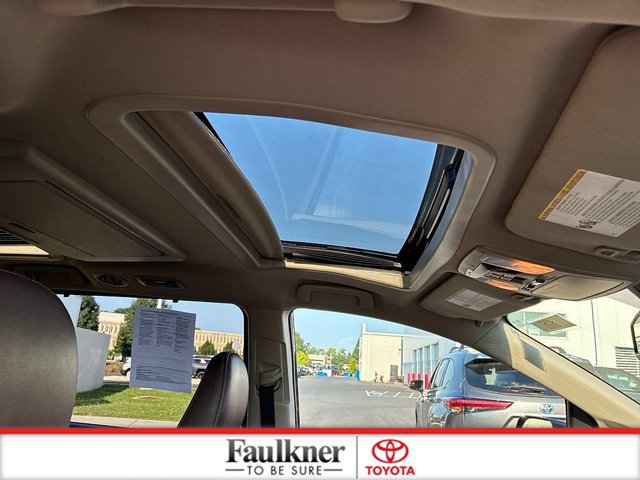 Certified 2018 Toyota Sienna Limited Premium AWD/4WD image 25