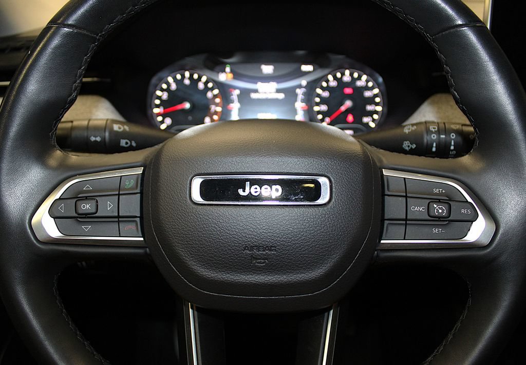 Certified 2022 Jeep Compass Latitude w/ Sun and Sound Group AWD/4WD image 13