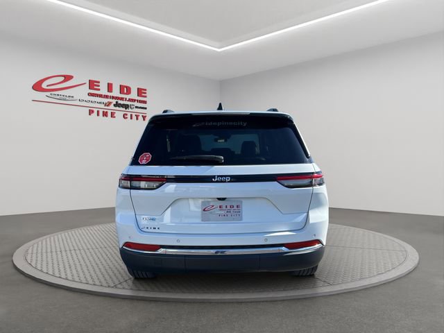 Used 2023 Jeep Grand Cherokee 4WD 4xe image 5