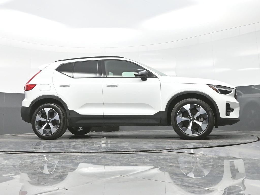 Used 2023 Volvo XC40 B5 Plus w/ Climate Package image 20