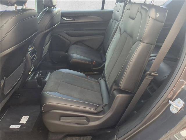 New 2025 Jeep Grand Cherokee L Altitude image 16
