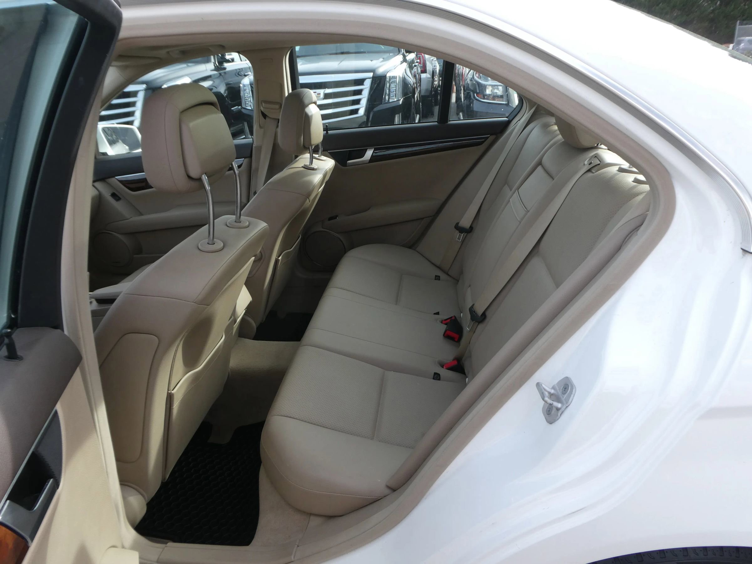 Used 2014 Mercedes-Benz C 250 Sedan image 30