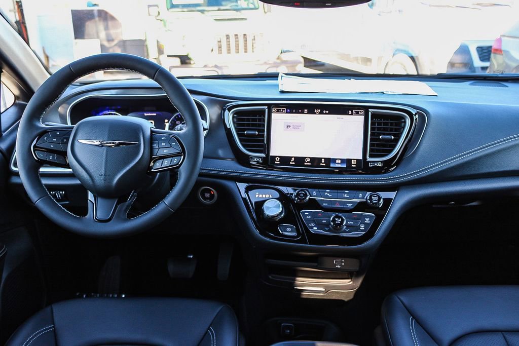 New 2026 Chrysler Pacifica Select w/ S Appearance Package FWD image 15