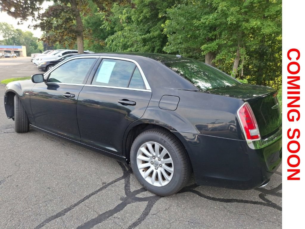 Used 2014 Chrysler 300 RWD image 6