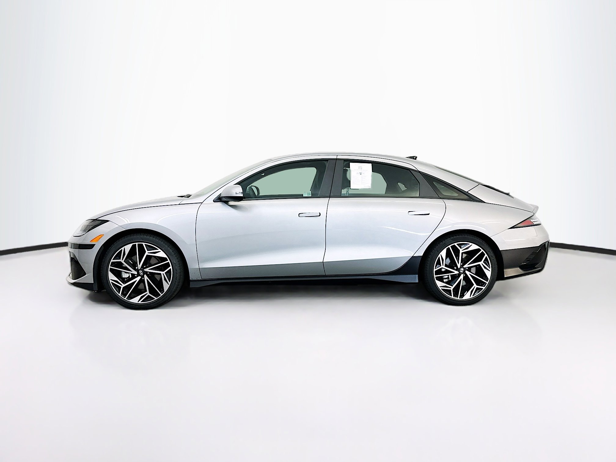 Used 2024 Hyundai Ioniq 6 SEL AWD/4WD image 4