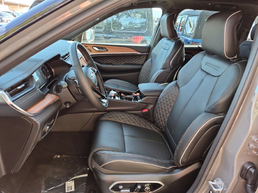 New 2027 Jeep Grand Cherokee Summit AWD/4WD image 12
