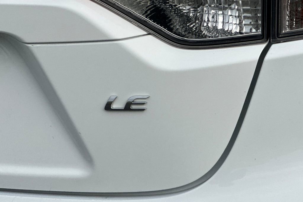 Used 2021 Toyota Corolla LE image 21
