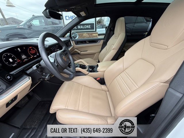 Used 2024 Porsche Cayenne image 9