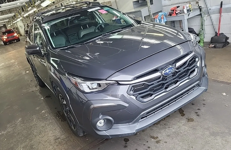 Used 2024 Subaru Crosstrek 2.5i Limited w/ Popular Package #3A AWD/4WD image 4