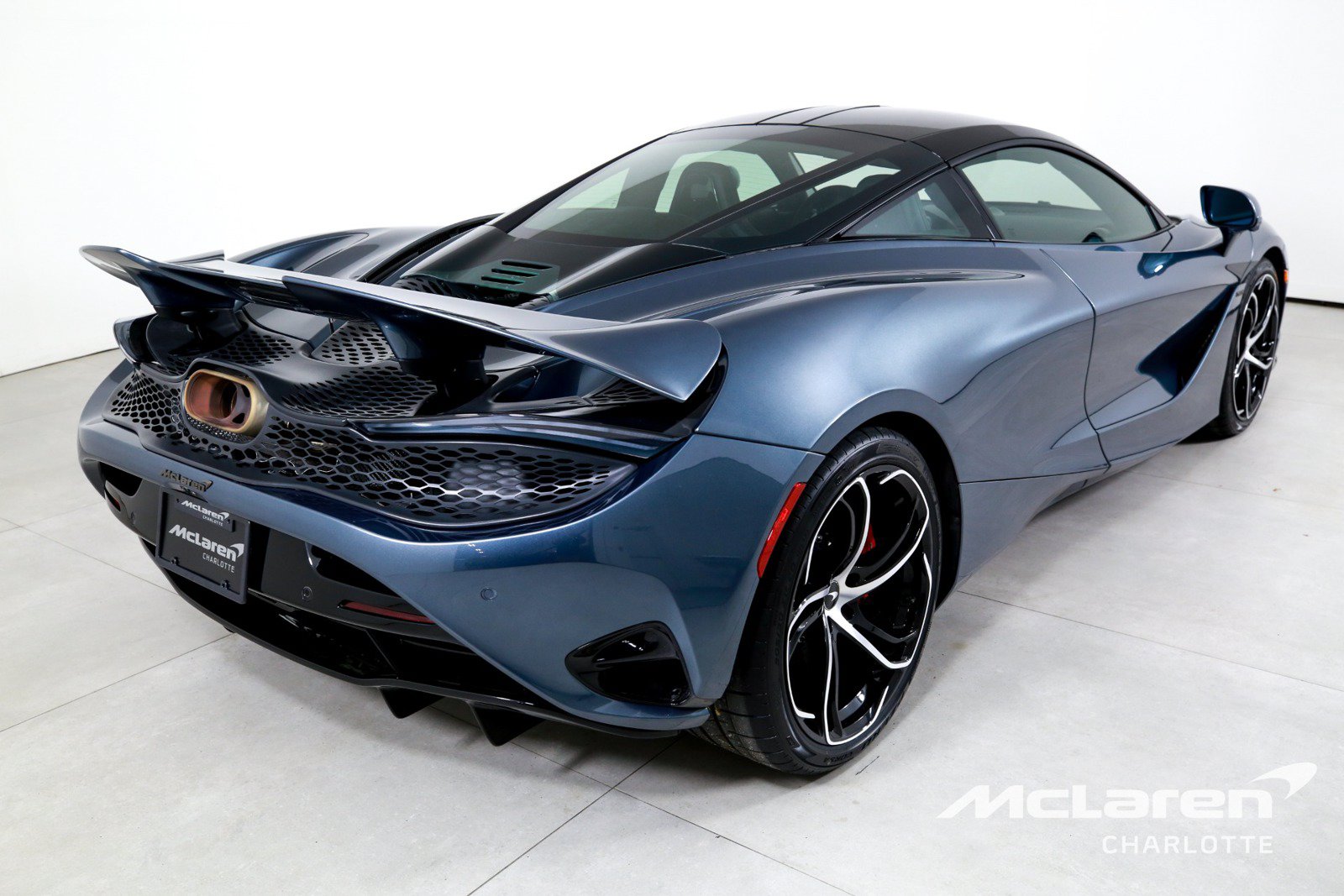 Used 2025 McLaren 750S RWD image 9