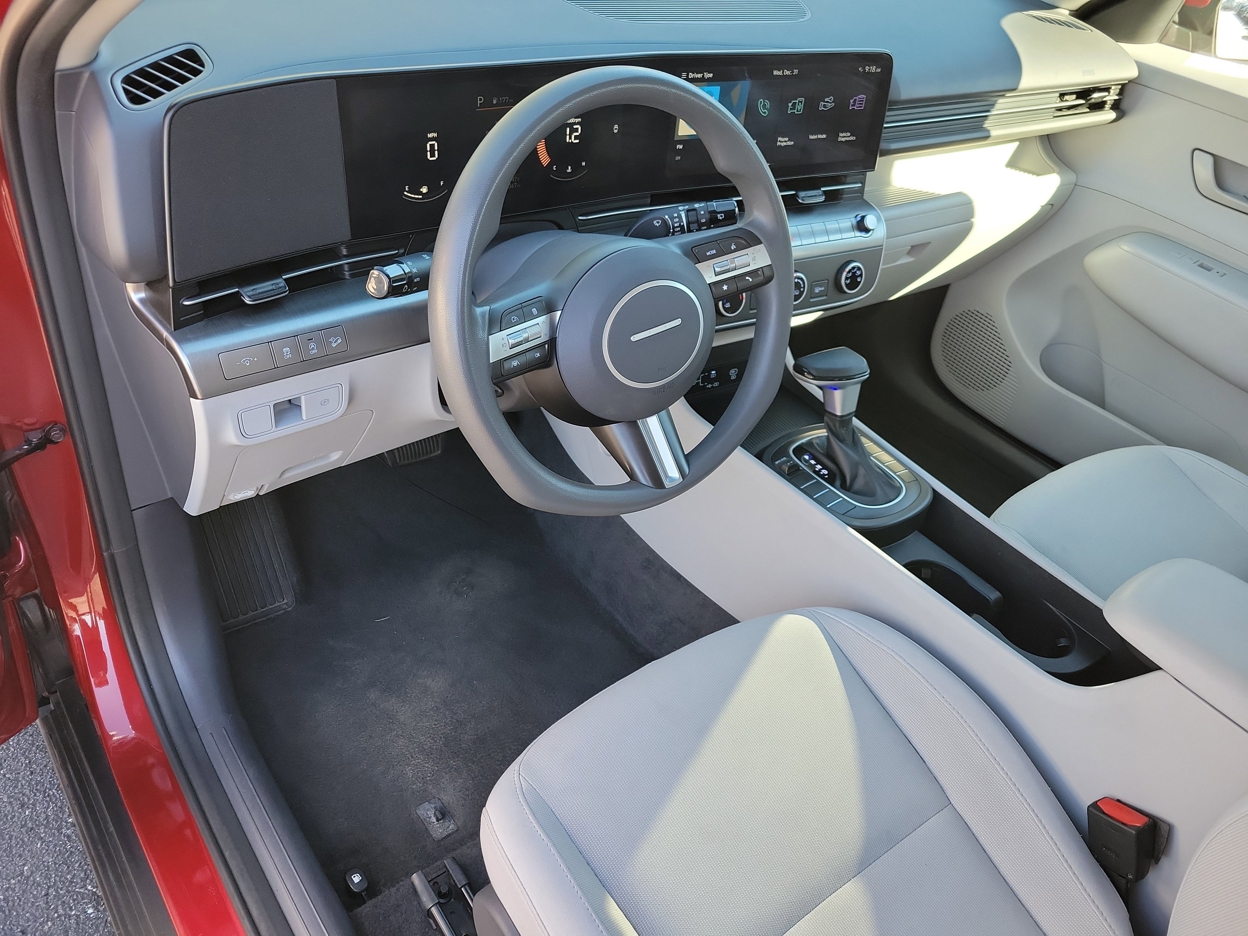 Used 2024 Hyundai Kona SE image 3