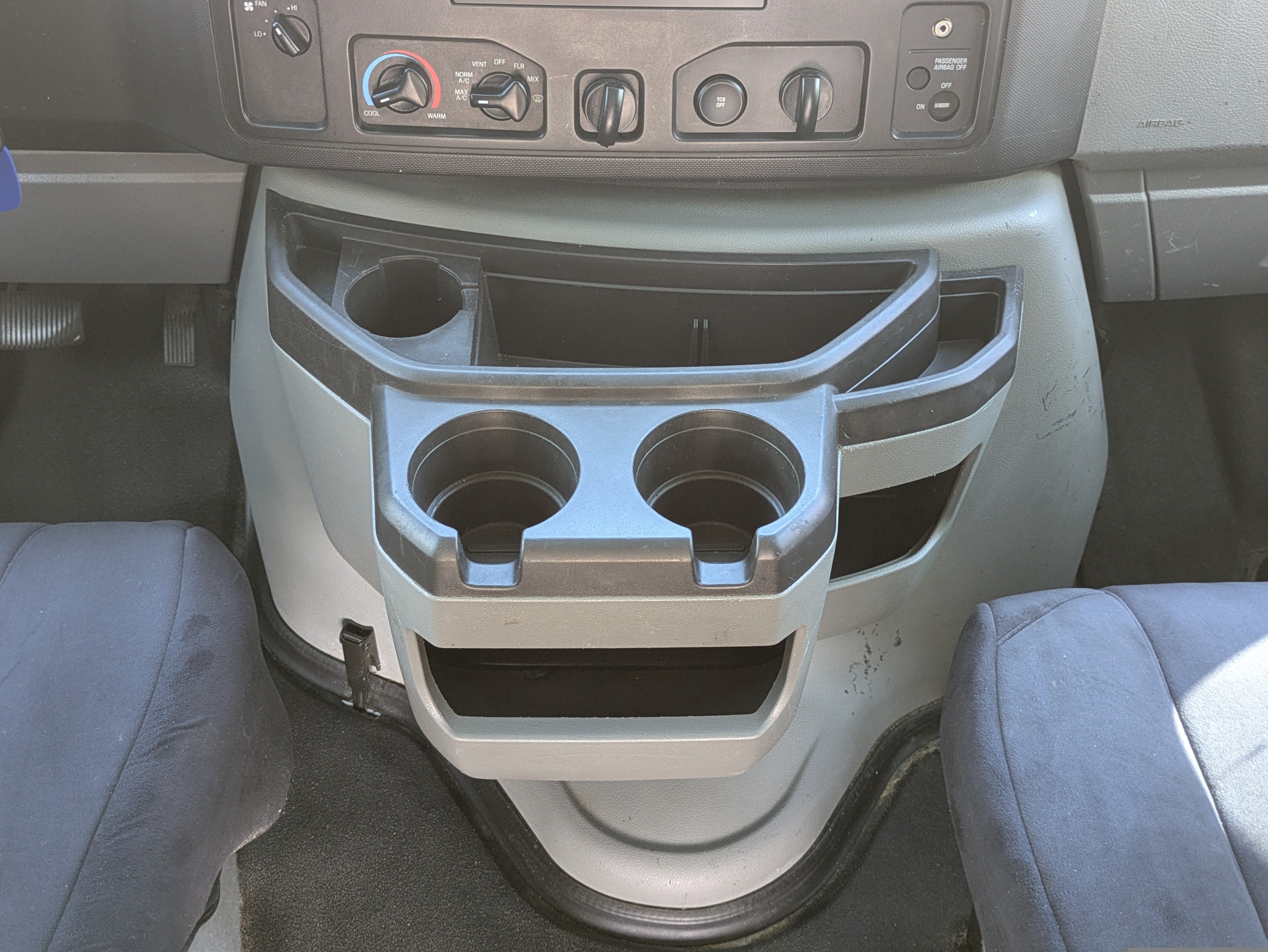 Used 2013 Ford E-250 and Econoline 250 w/ PWR Group RWD image 18