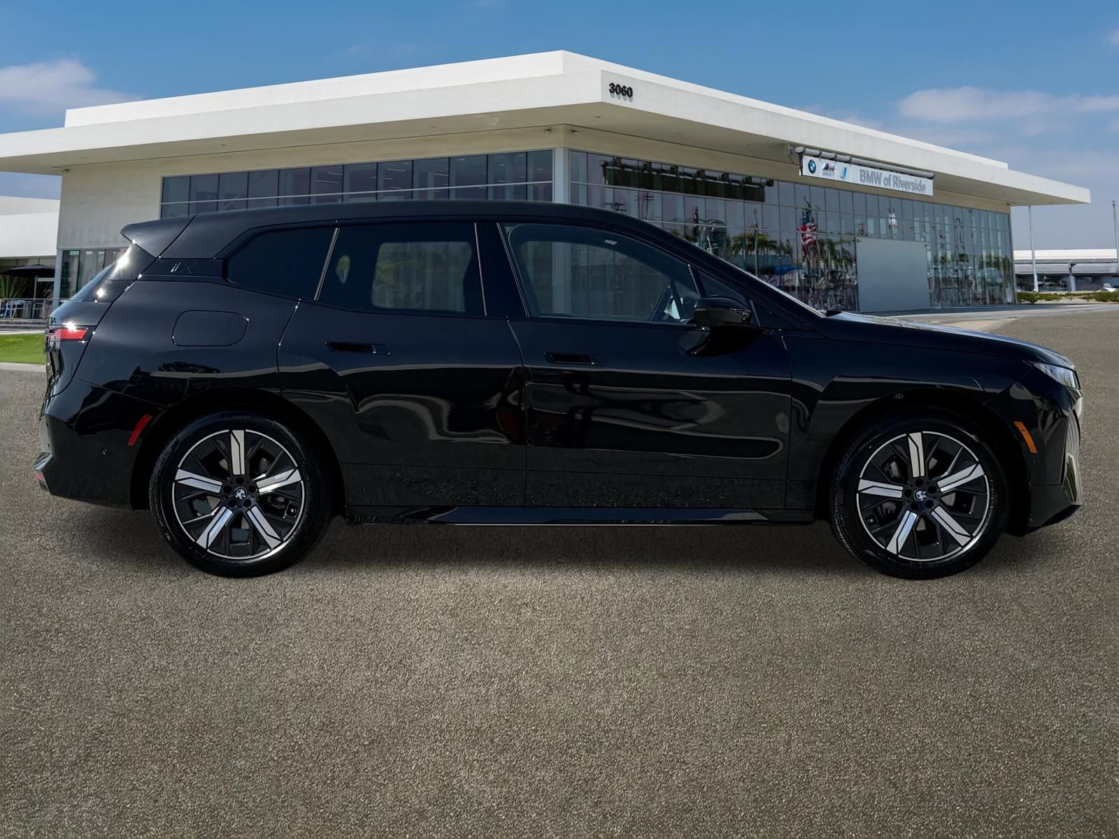 Used 2026 BMW iX xDrive60 image 11